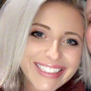 Meet your Posher, Caitlin